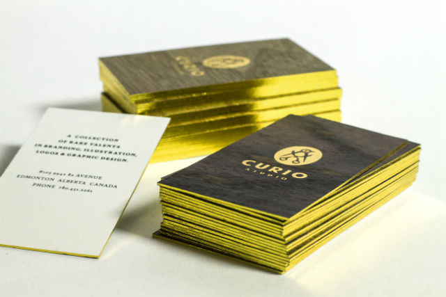 businesscards-darkwalnut-wood-cards-gold-foil-w640